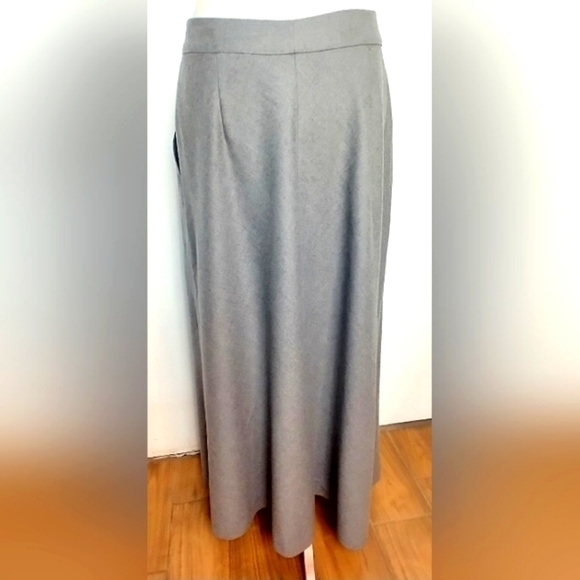 VINTAGE DOVE GRAY WOOL SKIRT - Picture 1 of 4